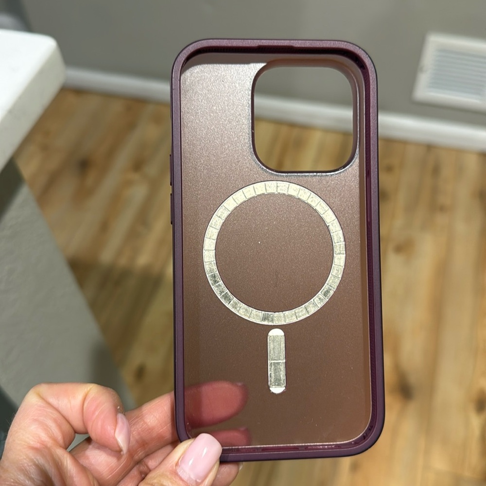 iPhone 14 Pro case Apple - plum